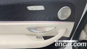 Mercedes-Benz E-Class E250 AMG Line 2023 года из Южной Кореи