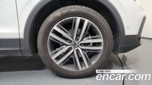 Volkswagen Tiguan 2.0 TDI Prestige 2024 года из Южной Кореи