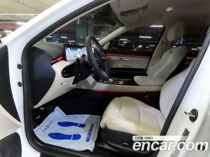 Genesis GV70 2.5T Бензин 2WD 2025 года из Южной Кореи
