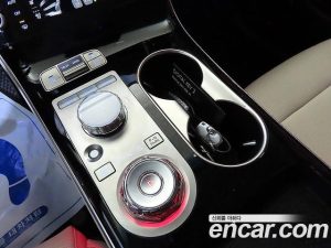 Genesis GV70 2.5T Бензин 2WD 2025 года из Южной Кореи