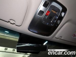 Genesis GV70 2.5T Бензин 2WD 2025 года из Южной Кореи