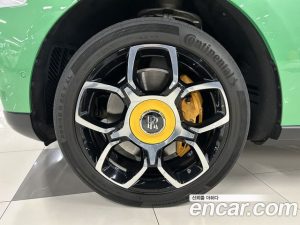 Rolls-Royce Cullinan 6.7 V12 Black Badge 2023 года из Южной Кореи