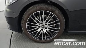 Mercedes-Benz C-Class C300 4MATIC Avantgarde 2024 года из Южной Кореи