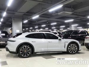 Porsche Taycan 4S CROSS TURISMO 2023 года из Южной Кореи
