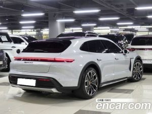 Porsche Taycan 4S CROSS TURISMO 2023 года из Южной Кореи