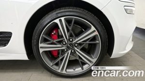 Genesis G70 Бензин 2.5T 2WD 2024 года из Южной Кореи