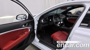 Genesis G70 Бензин 2.5T 2WD 2024 года из Южной Кореи