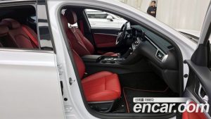 Genesis G70 Бензин 2.5T 2WD 2024 года из Южной Кореи