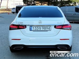 Mercedes-Benz E-Class E350 4MATIC AMG Line 2023 года из Южной Кореи