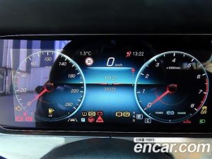 Mercedes-Benz E-Class E350 4MATIC AMG Line 2023 года из Южной Кореи