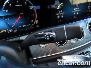 Mercedes-Benz E-Class E350 4MATIC AMG Line 2023 года из Южной Кореи