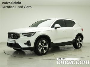 Volvo XC40 B4 Ultra Bright 2025 года из Южной Кореи