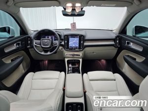 Volvo XC40 B4 Ultra Bright 2025 года из Южной Кореи