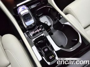Volvo XC40 B4 Ultra Bright 2025 года из Южной Кореи