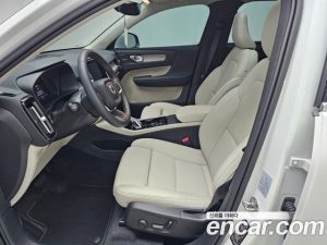 Volvo XC40 B4 Ultra Bright 2025 года из Южной Кореи