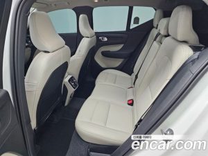 Volvo XC40 B4 Ultra Bright 2025 года из Южной Кореи