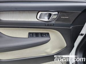 Volvo XC40 B4 Ultra Bright 2025 года из Южной Кореи