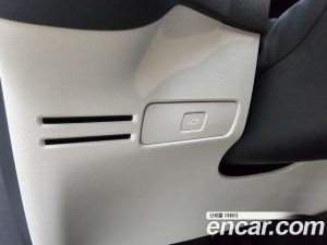 Volvo XC40 B4 Ultra Bright 2025 года из Южной Кореи