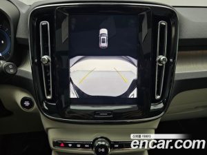 Volvo XC40 B4 Ultra Bright 2025 года из Южной Кореи