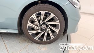 Mercedes-Benz E-Class E300 4MATIC Exclusive 2025 года из Южной Кореи