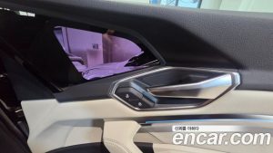 Audi Q8 e-tron 55 4WD Premium 2024 года из Южной Кореи