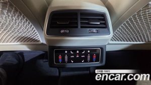 Audi Q8 e-tron 55 4WD Premium 2024 года из Южной Кореи