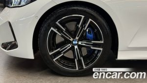 BMW 3-Series 320i Touring M Sport 2023 года из Южной Кореи