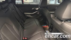 BMW 3-Series 320i Touring M Sport 2023 года из Южной Кореи