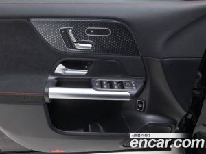 Mercedes-Benz GLA-Class GLA250 4MATIC 2025 года из Южной Кореи