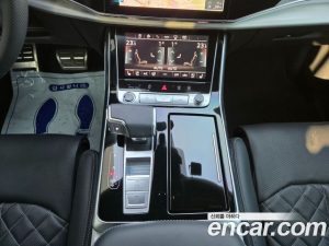 Audi Q8 55 TFSI 4WD Premium 2023 года из Южной Кореи