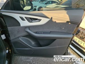 Audi Q8 55 TFSI 4WD Premium 2023 года из Южной Кореи