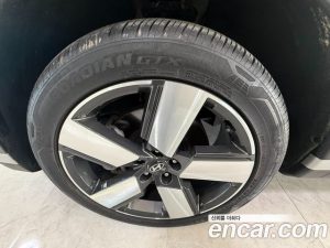 Hyundai Santafe Бензин 2.5T 4WD 2025 года из Южной Кореи