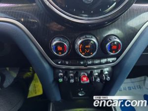 Mini Countryman ALL4 CLASSIC COMFORT PACK 2023 года из Южной Кореи