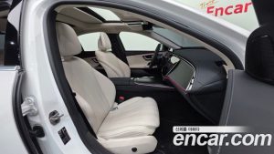 Mercedes-Benz E-Class E200 Avantgarde 2025 года из Южной Кореи