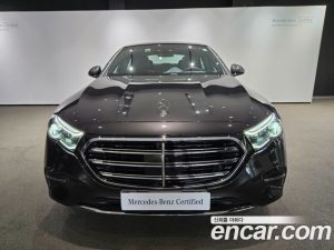 Mercedes-Benz E-Class E350e 4MATIC 2025 года из Южной Кореи