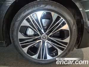 Mercedes-Benz E-Class E350e 4MATIC 2025 года из Южной Кореи