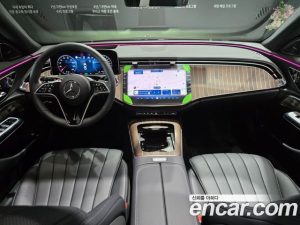 Mercedes-Benz E-Class E350e 4MATIC 2025 года из Южной Кореи