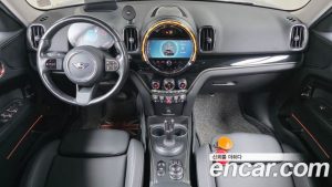 Mini Countryman CLASSIC Plus COMFORT PACK 2023 года из Южной Кореи