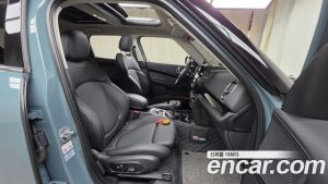 Mini Countryman CLASSIC Plus COMFORT PACK 2023 года из Южной Кореи