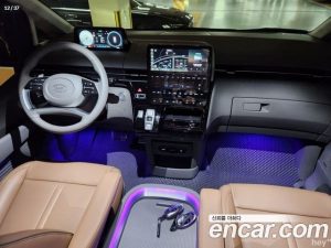 Hyundai Staria Lounge 9-Seater 2025 года из Южной Кореи