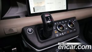 Land Rover Defender 110 D300 HSE 2022 года из Южной Кореи