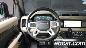 Land Rover Defender 110 D300 HSE 2022 года из Южной Кореи