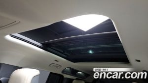 Land Rover Defender 110 D300 HSE 2022 года из Южной Кореи