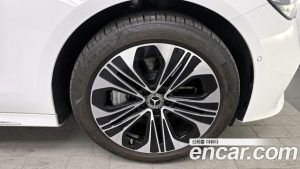 Mercedes-Benz E-Class E350e 4MATIC 2025 года из Южной Кореи