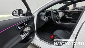 Mercedes-Benz E-Class E350e 4MATIC 2025 года из Южной Кореи