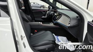 Mercedes-Benz E-Class E350e 4MATIC 2025 года из Южной Кореи