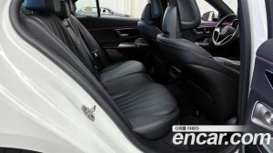 Mercedes-Benz E-Class E350e 4MATIC 2025 года из Южной Кореи