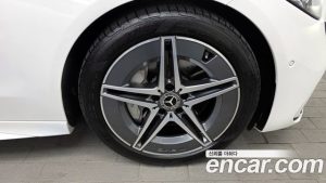 Mercedes-Benz C-Class C200 AMG Line 2025 года из Южной Кореи