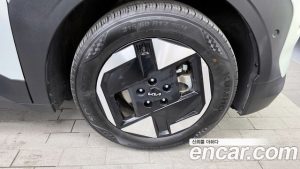 Kia EV3 Standard 2WD 2025 года из Южной Кореи