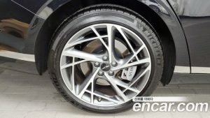 Genesis G90 Бензин 3.5 Turbo AWD 2026 года из Южной Кореи